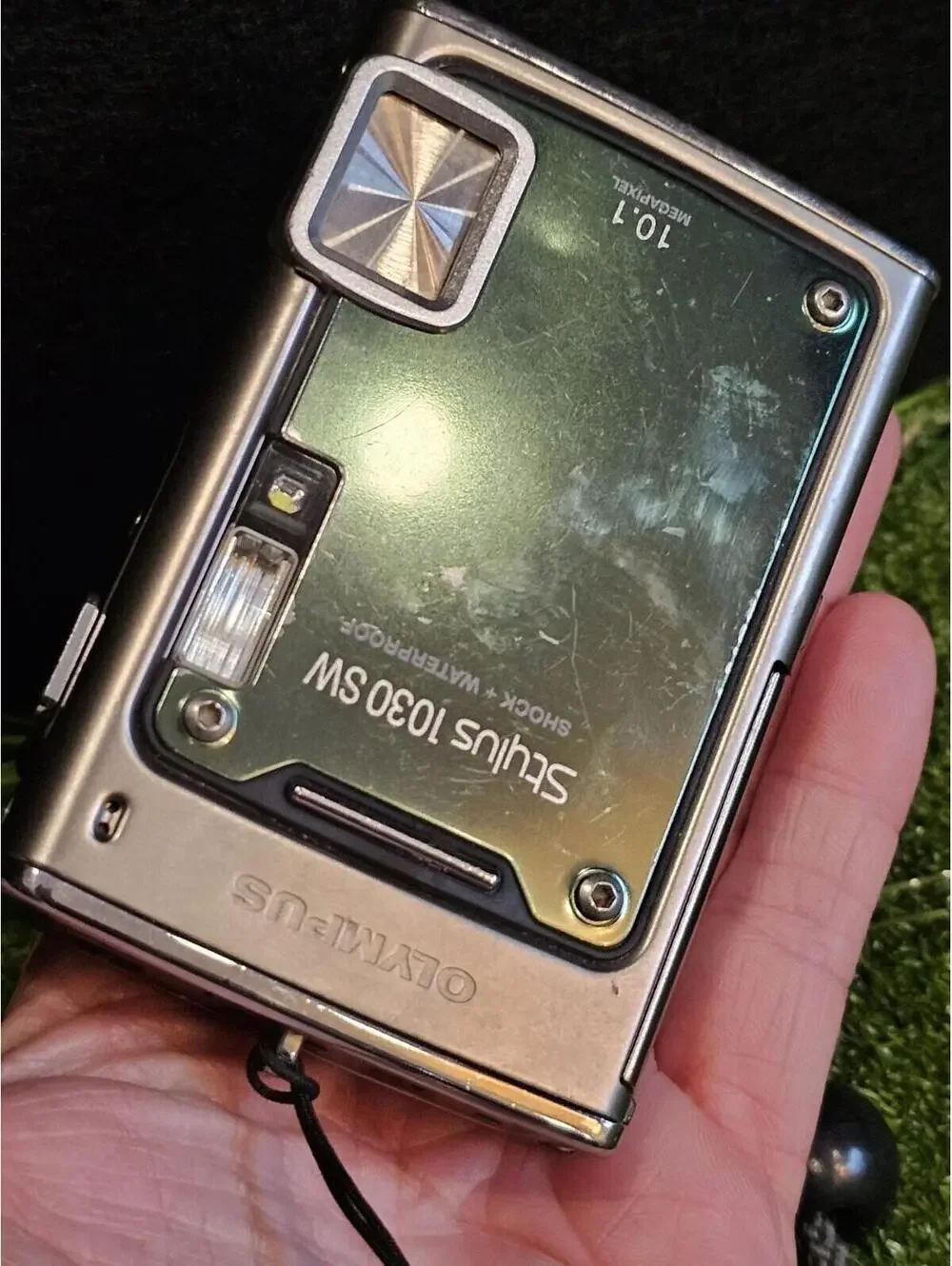 Olympics Stylus 1030 SW 10.1 MP Water Proof. Works. Read